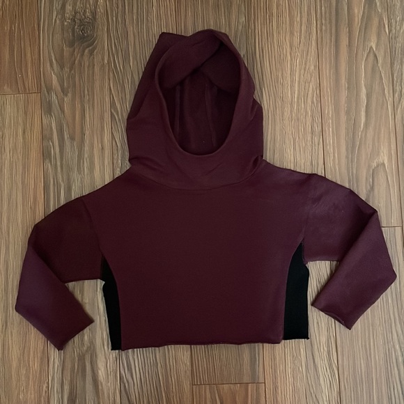 Jill Yoga Outfit - Picture 2 of 9